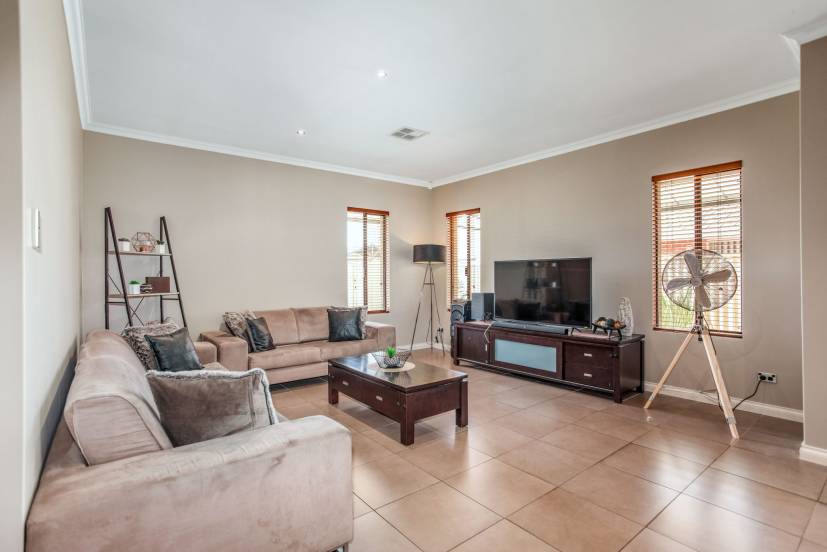 16 Acapulco Way, SOUTHERN RIVER, WA 6110 AUS