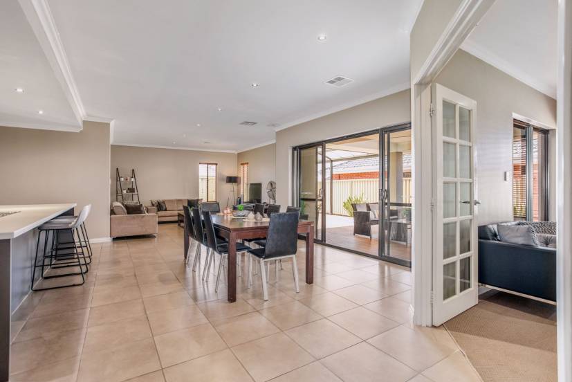 16 Acapulco Way, SOUTHERN RIVER, WA 6110 AUS