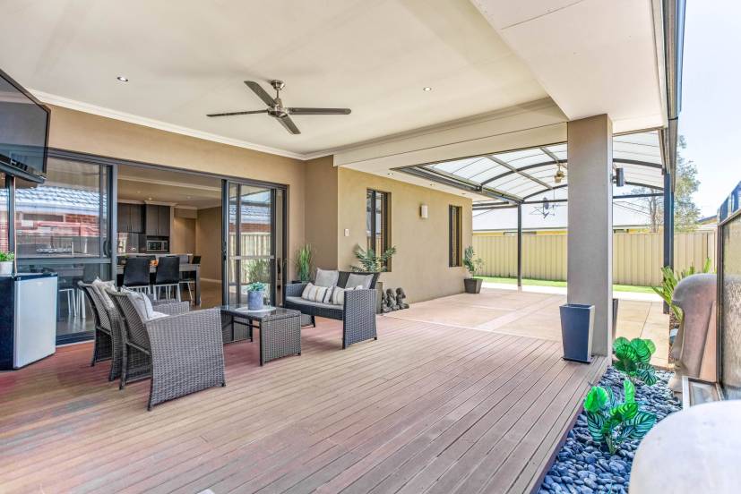 16 Acapulco Way, SOUTHERN RIVER, WA 6110 AUS
