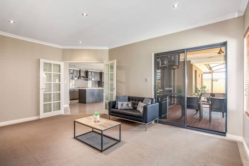 16 Acapulco Way, SOUTHERN RIVER, WA 6110 AUS