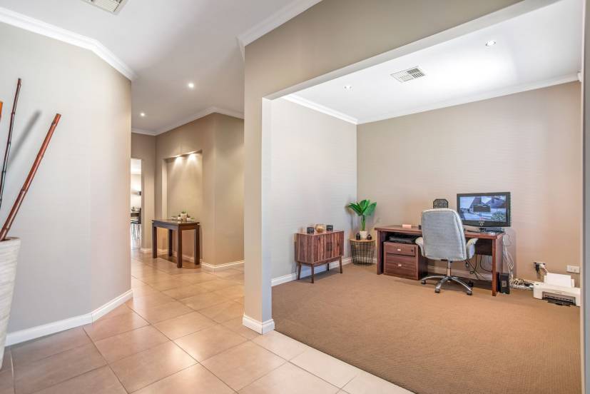 16 Acapulco Way, SOUTHERN RIVER, WA 6110 AUS