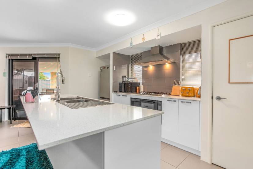 100 Gallipoli Avenue, BYFORD, WA 6122 AUS