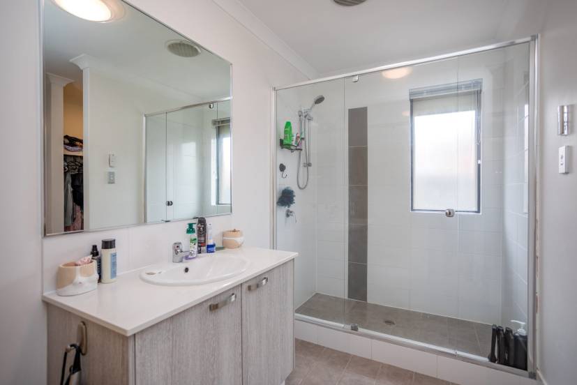100 Gallipoli Avenue, BYFORD, WA 6122 AUS