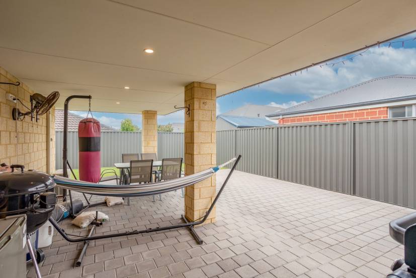 100 Gallipoli Avenue, BYFORD, WA 6122 AUS