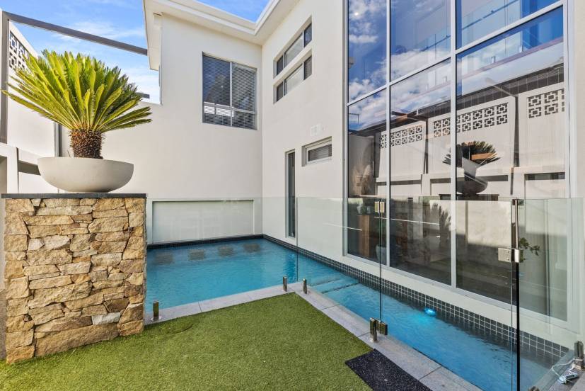 NORTH COOGEE, WA 6163 AUS