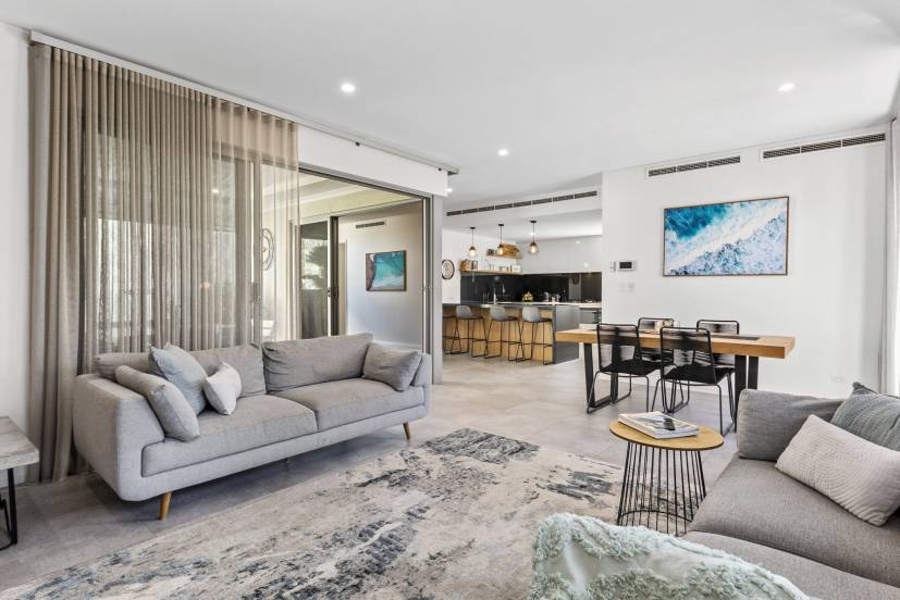 NORTH COOGEE, WA 6163 AUS