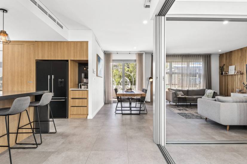 NORTH COOGEE, WA 6163 AUS