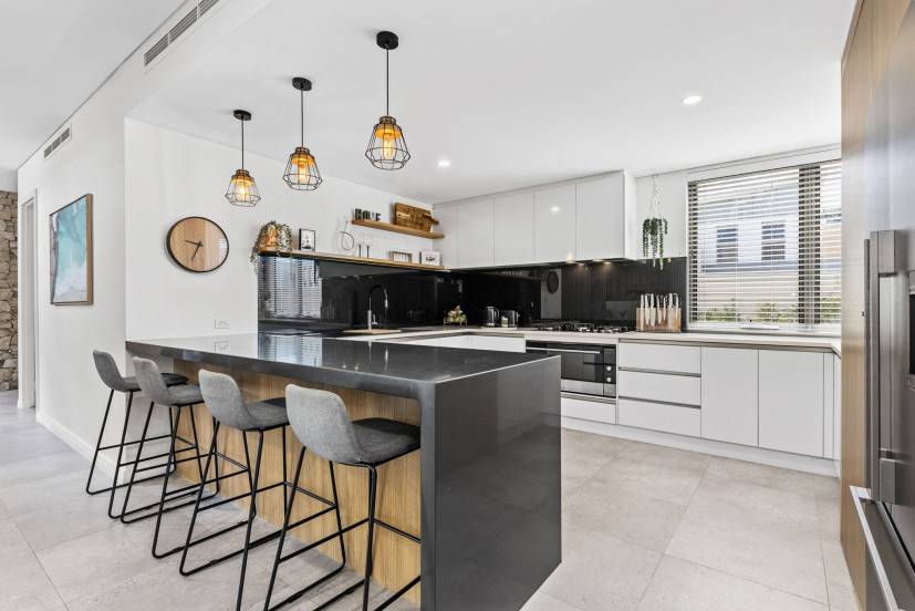 NORTH COOGEE, WA 6163 AUS