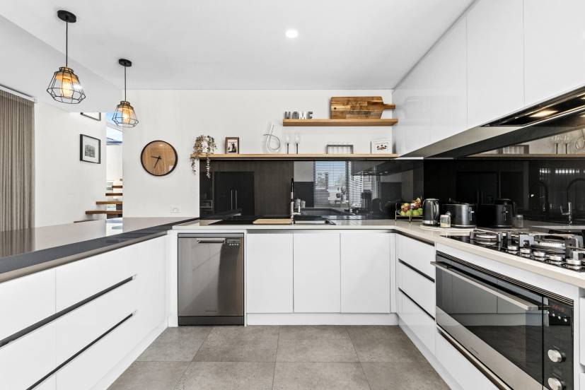 NORTH COOGEE, WA 6163 AUS