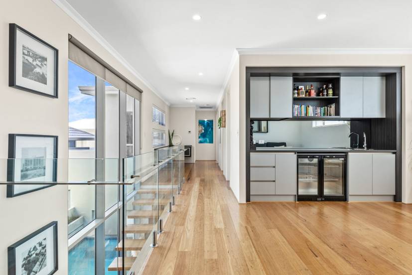 NORTH COOGEE, WA 6163 AUS