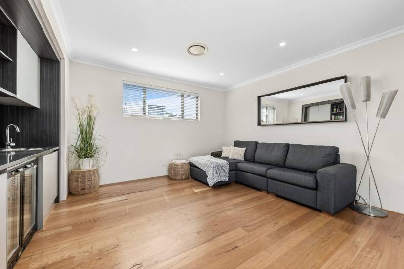 NORTH COOGEE, WA 6163 AUS