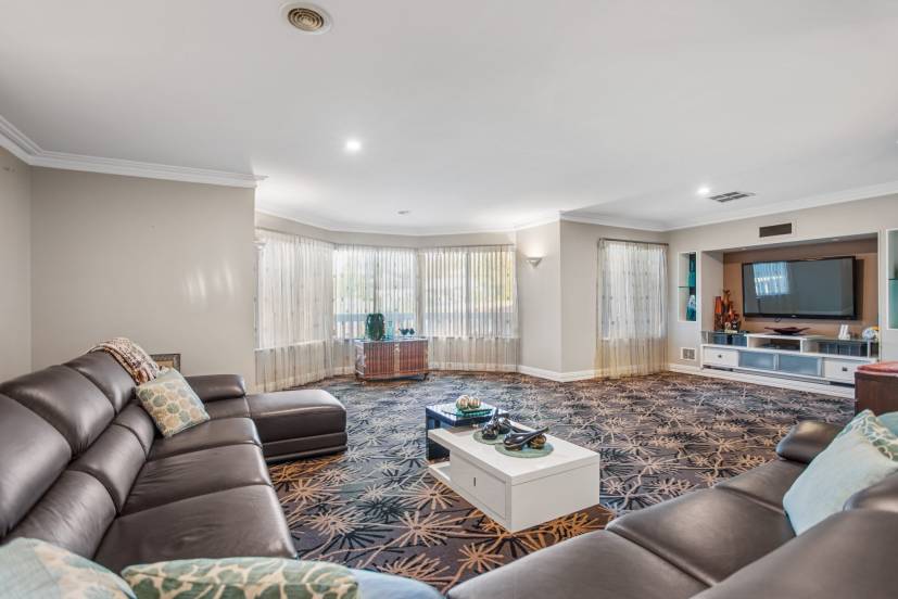 3 Serena Grove, MOUNT NASURA, WA 6112 AUS