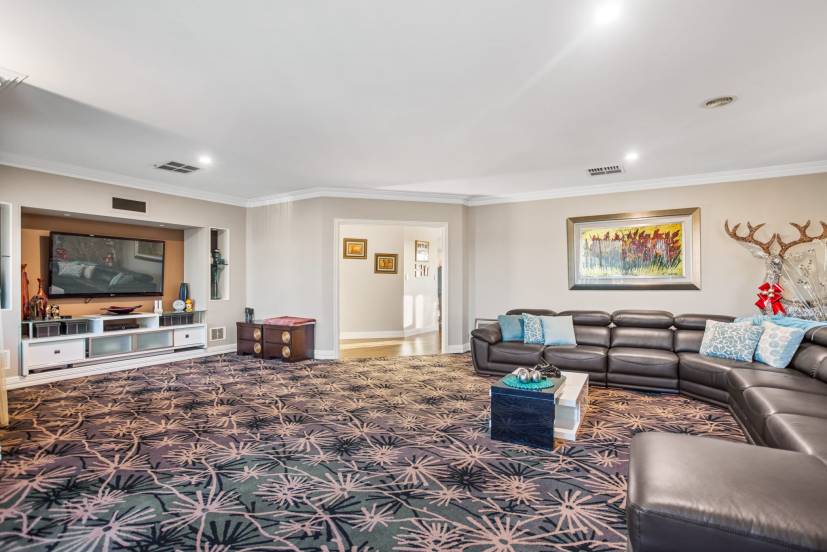 3 Serena Grove, MOUNT NASURA, WA 6112 AUS