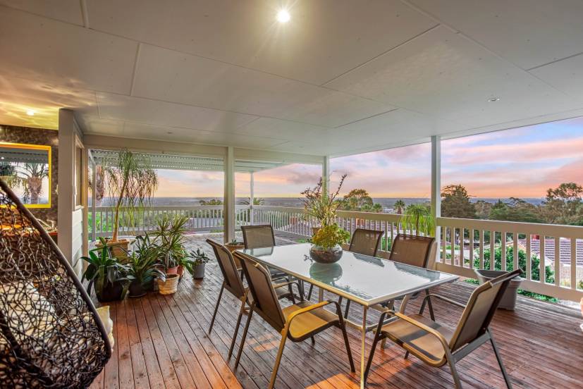 3 Serena Grove, MOUNT NASURA, WA 6112 AUS