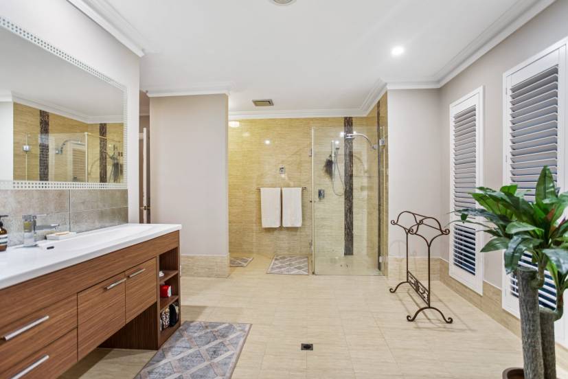 3 Serena Grove, MOUNT NASURA, WA 6112 AUS