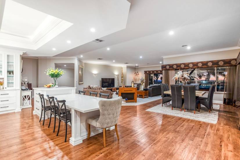 3 Serena Grove, MOUNT NASURA, WA 6112 AUS