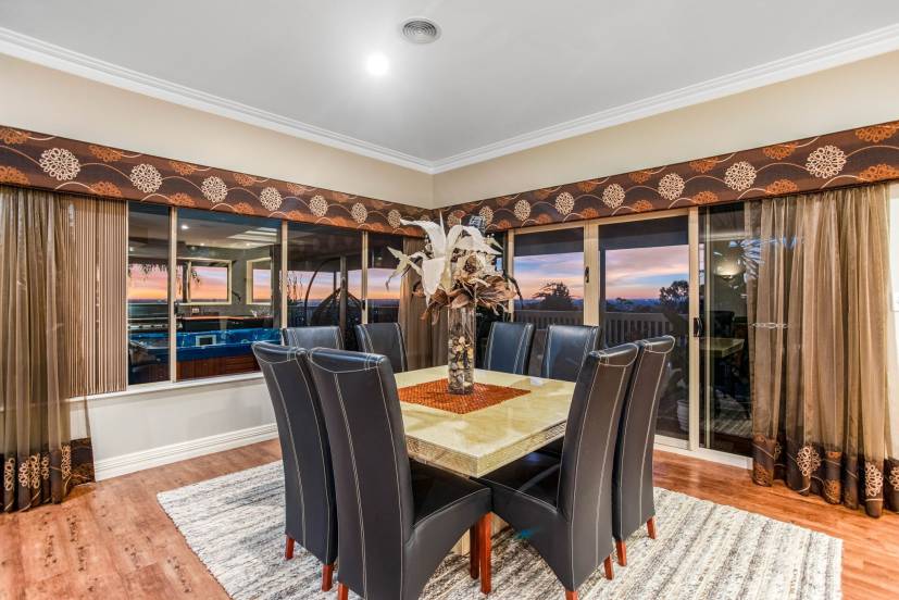 3 Serena Grove, MOUNT NASURA, WA 6112 AUS