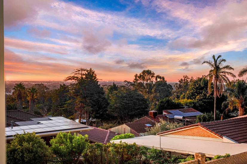 3 Serena Grove, MOUNT NASURA, WA 6112 AUS