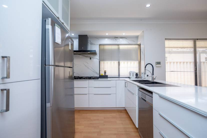61 Grand Parade, REDCLIFFE, WA 6104 AUS