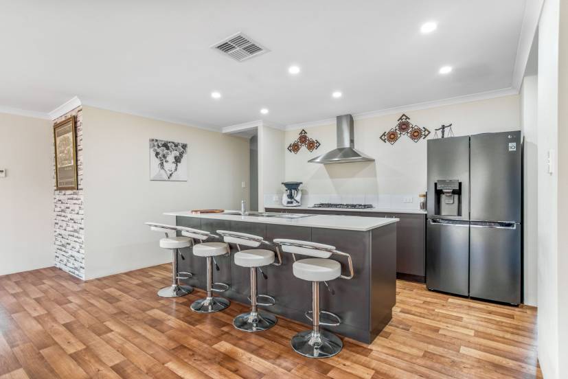15 Galena Way, BYFORD, WA 6122 AUS