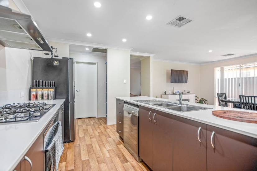 15 Galena Way, BYFORD, WA 6122 AUS