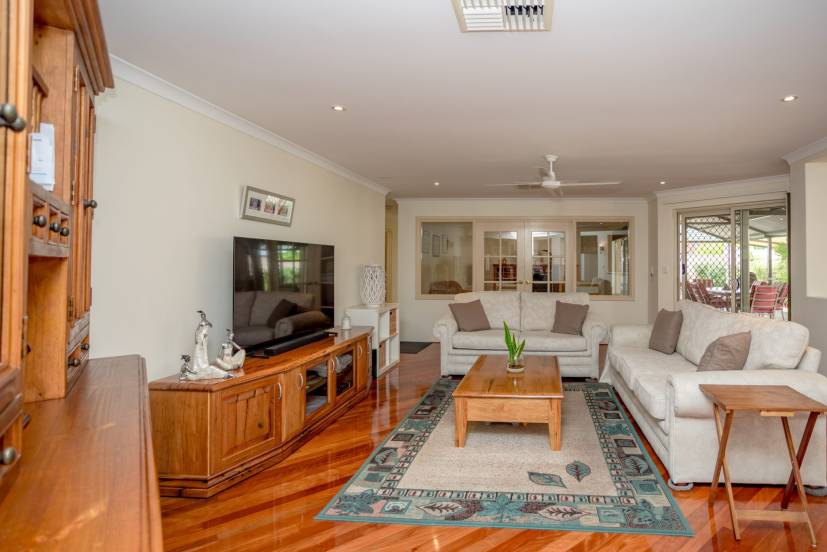 2 Nolan Avenue, SOUTHERN RIVER, WA 6110 AUS