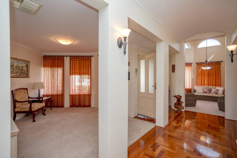 2 Nolan Avenue, SOUTHERN RIVER, WA 6110 AUS