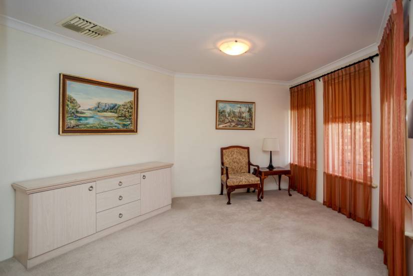 2 Nolan Avenue, SOUTHERN RIVER, WA 6110 AUS