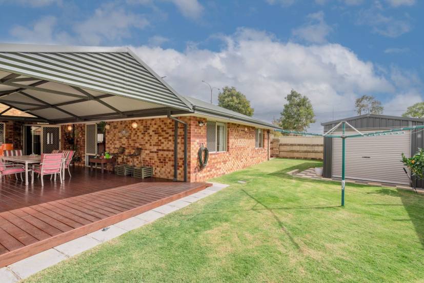 2 Nolan Avenue, SOUTHERN RIVER, WA 6110 AUS