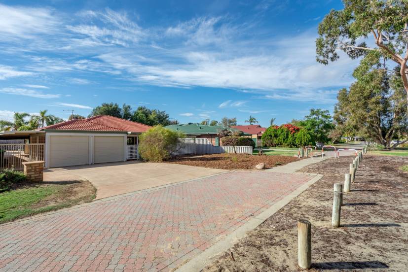 12 Tinsley Close, ATWELL, WA 6164 AUS