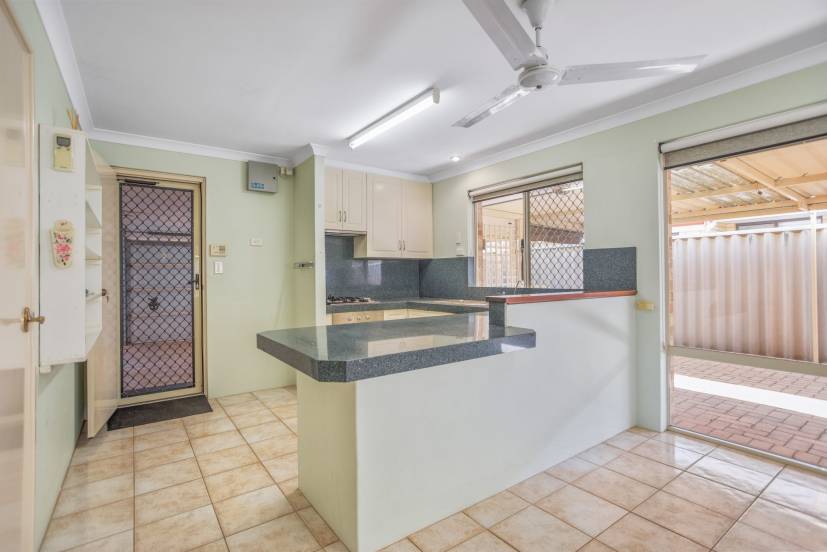 12 Tinsley Close, ATWELL, WA 6164 AUS