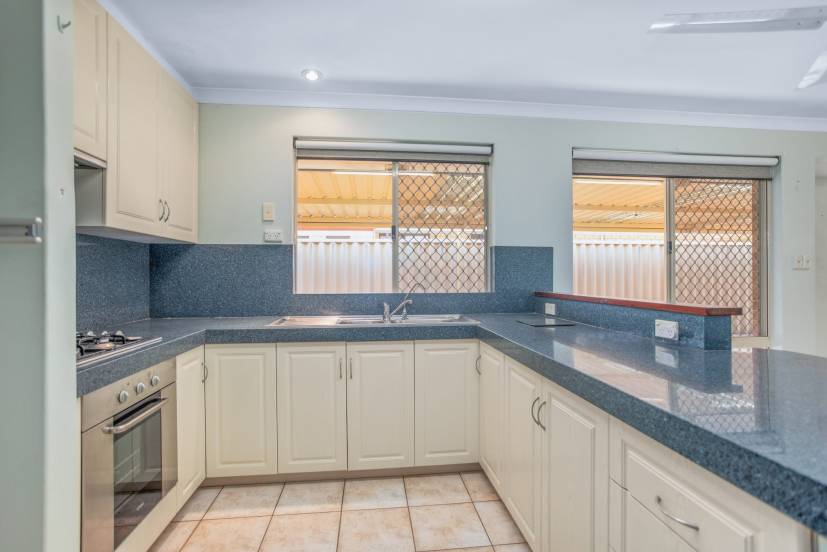 12 Tinsley Close, ATWELL, WA 6164 AUS