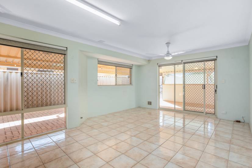 12 Tinsley Close, ATWELL, WA 6164 AUS