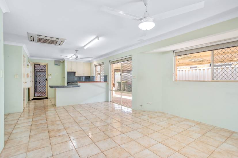 12 Tinsley Close, ATWELL, WA 6164 AUS