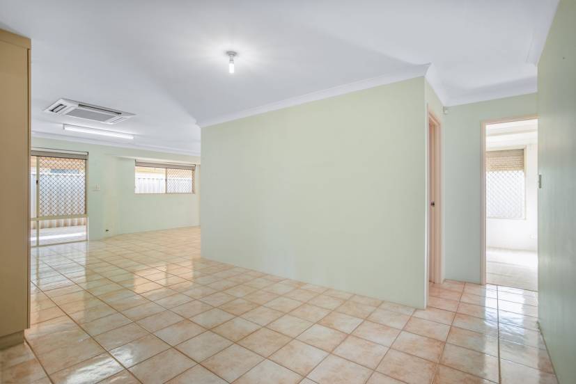 12 Tinsley Close, ATWELL, WA 6164 AUS