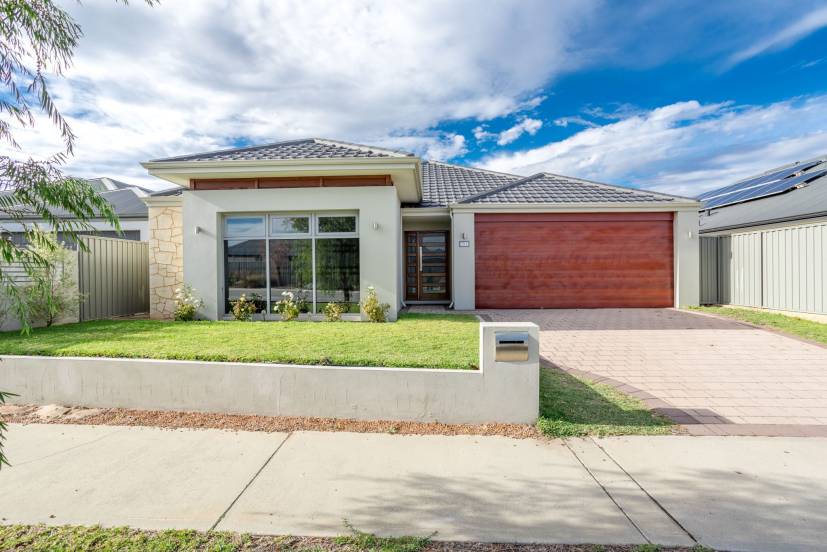 50 Wellman Avenue, PIARA WATERS, WA 6112 AUS