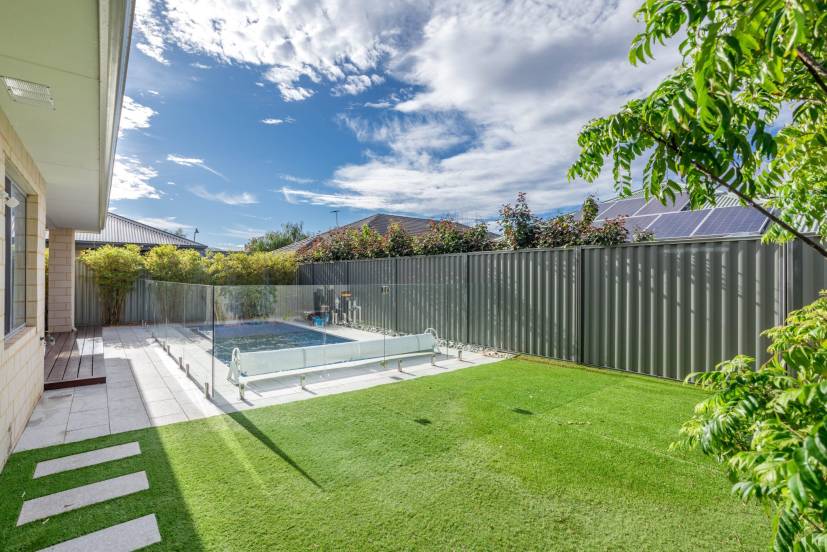 50 Wellman Avenue, PIARA WATERS, WA 6112 AUS