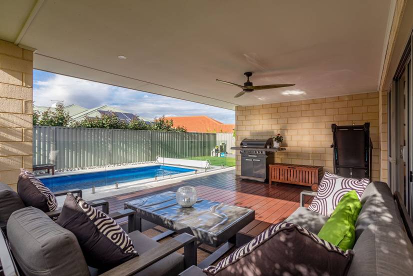 50 Wellman Avenue, PIARA WATERS, WA 6112 AUS