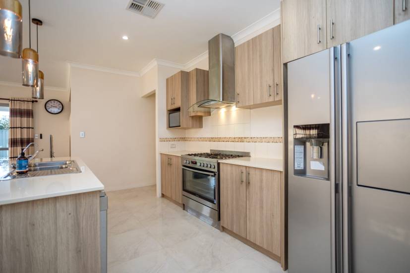 50 Wellman Avenue, PIARA WATERS, WA 6112 AUS