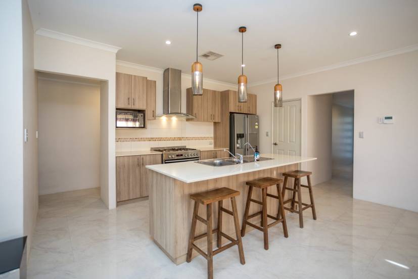 50 Wellman Avenue, PIARA WATERS, WA 6112 AUS