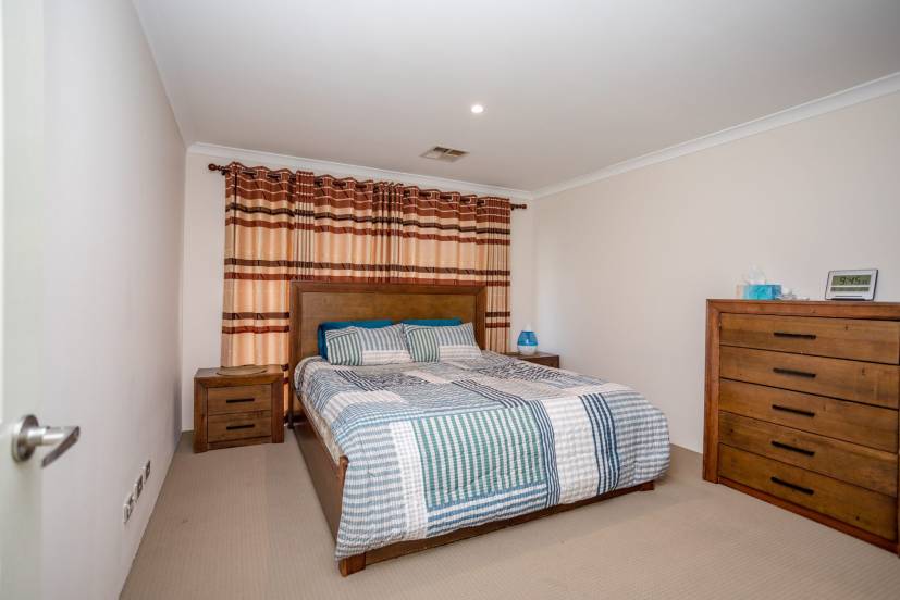50 Wellman Avenue, PIARA WATERS, WA 6112 AUS