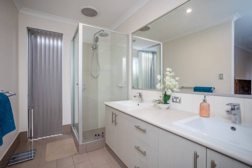 50 Wellman Avenue, PIARA WATERS, WA 6112 AUS