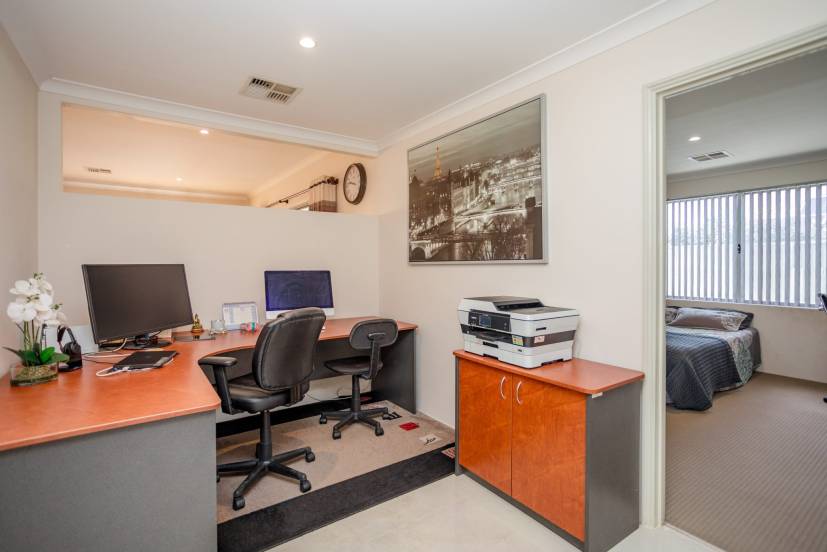 50 Wellman Avenue, PIARA WATERS, WA 6112 AUS