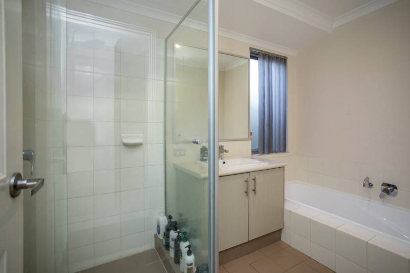 50 Wellman Avenue, PIARA WATERS, WA 6112 AUS