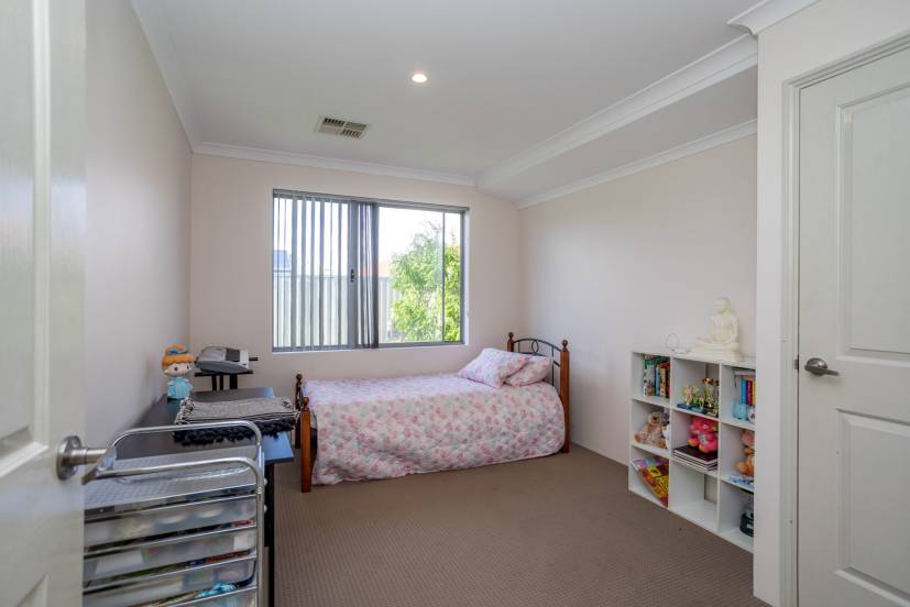 50 Wellman Avenue, PIARA WATERS, WA 6112 AUS