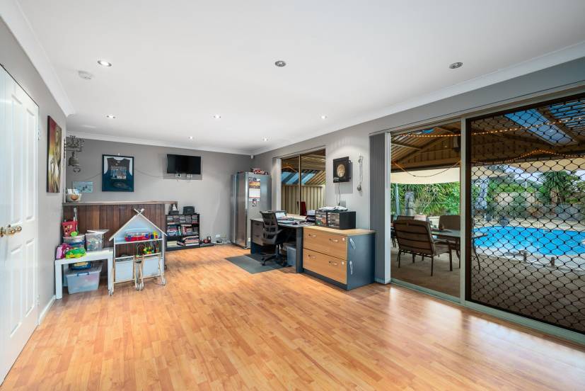 16 Swingler Way, GOSNELLS, WA 6110 AUS