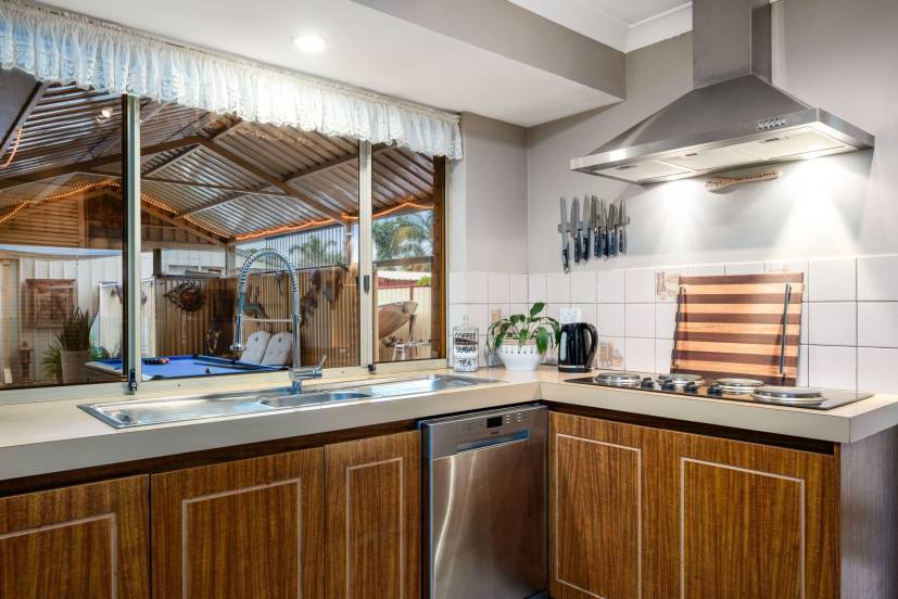 16 Swingler Way, GOSNELLS, WA 6110 AUS