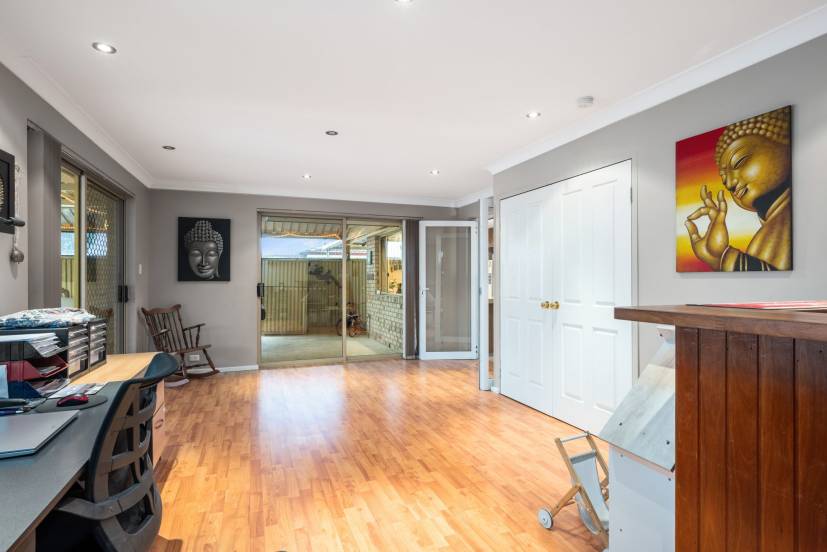 16 Swingler Way, GOSNELLS, WA 6110 AUS