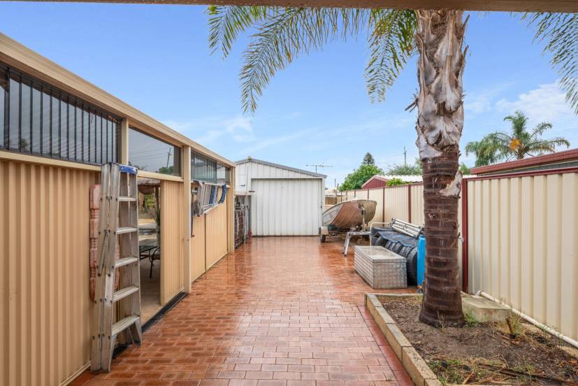 16 Swingler Way, GOSNELLS, WA 6110 AUS