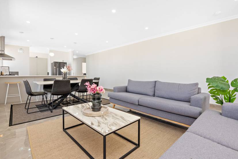 28 Addington Loop, PIARA WATERS, WA 6112 AUS